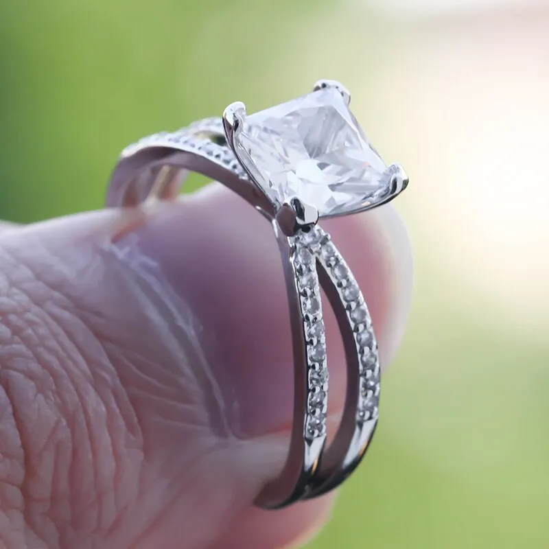 Exquisite White Glass Filled Glass Filledia Wedding Rings / Charm  Silver Color Engagement Ring