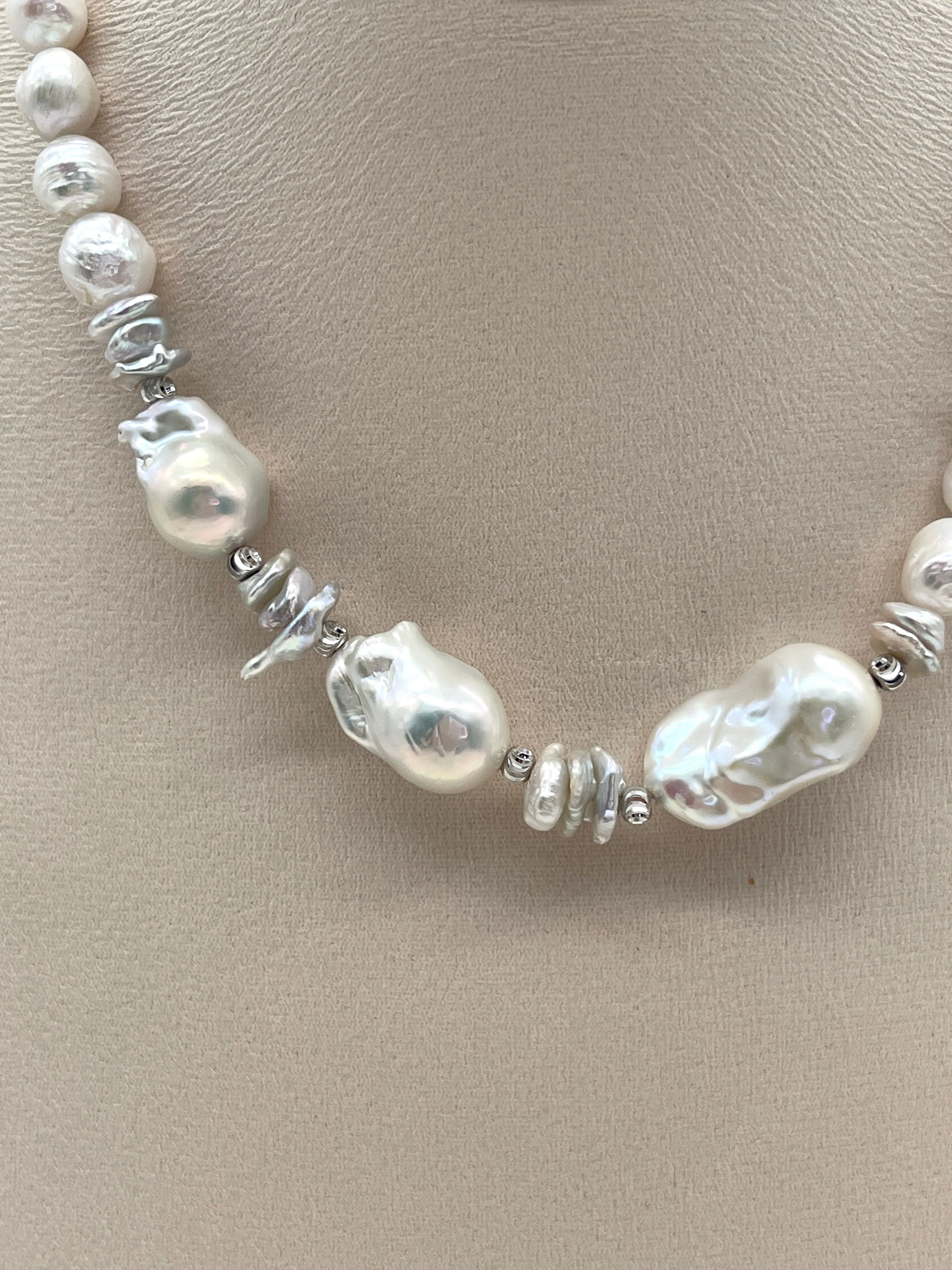 LARGE BAROQUE PEARL NECKLACE